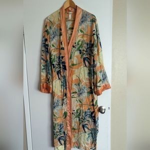 Long pink floral kimono with tie silky material size L/xl